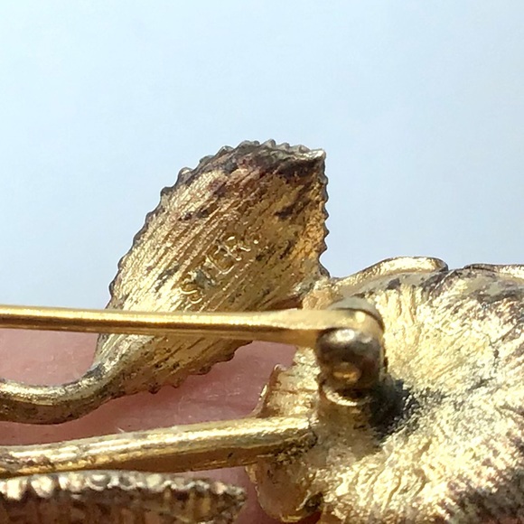 🌺RARE Vintage Gold & Genuine Diamond Brooch - Picture 6 of 16